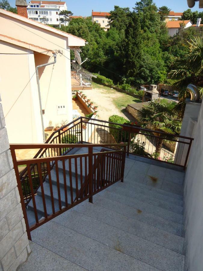Apartments Matuc Malinska Exterior foto